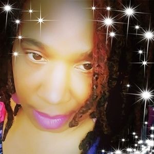 Meet your Posher, Yvette